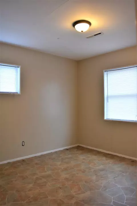 5634 E 13th Pl, Gary, IN 46403 photo 11