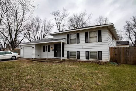 701 Darcy Ln, Griffith, IN 46319 photo 2