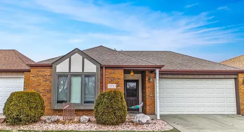 2233 Freedom Pl, Dyer, IN 46311 photo 1