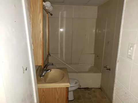 708 Johnson St, Gary, IN 46402 photo 9