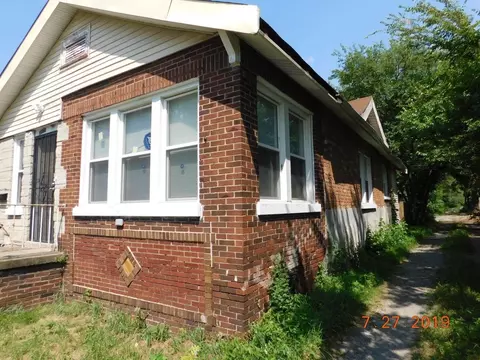 1369 Ellsworth St, Gary, IN 46404 photo 2