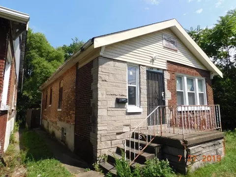 1369 Ellsworth St, Gary, IN 46404 photo 10