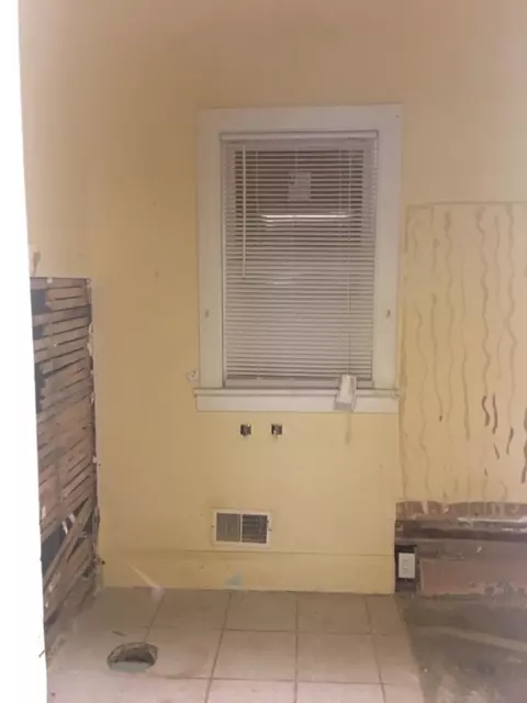 1369 Ellsworth St, Gary, IN 46404 photo 5