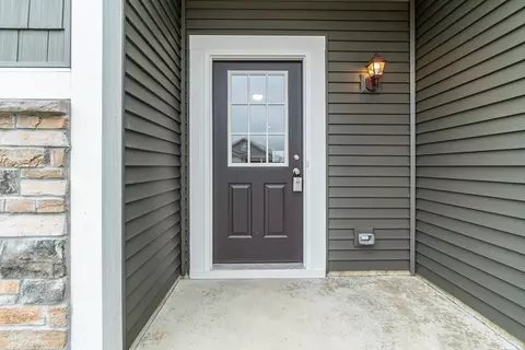 2402 Caspian Ln, Valparaiso, IN 46385 photo 5