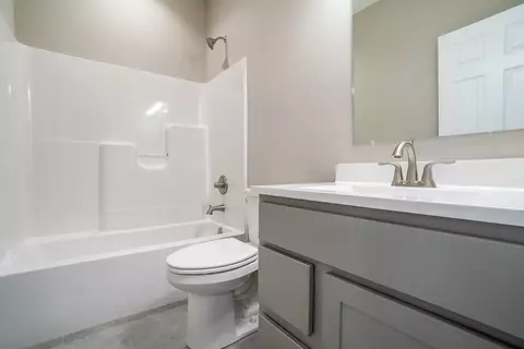 2402 Caspian Ln, Valparaiso, IN 46385 photo 11