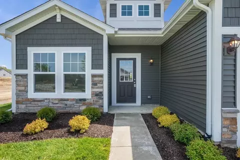 2402 Caspian Ln, Valparaiso, IN 46385 photo 4