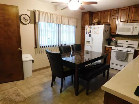 8239 Beech Ave, Munster, IN 46321 photo 5