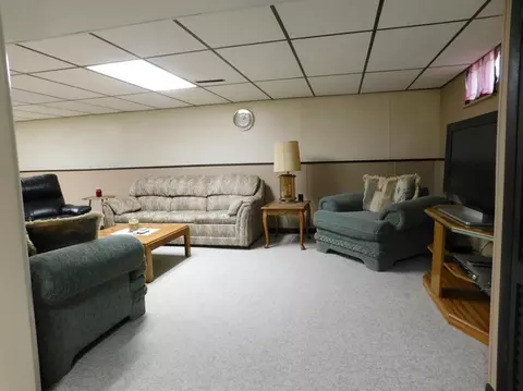 8239 Beech Ave, Munster, IN 46321 photo 16