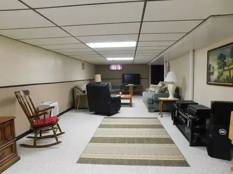 8239 Beech Ave, Munster, IN 46321 photo 17