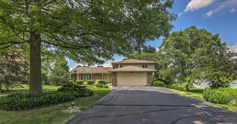 1847 Forest Ln, Crown Point, IN 46307 photo 2