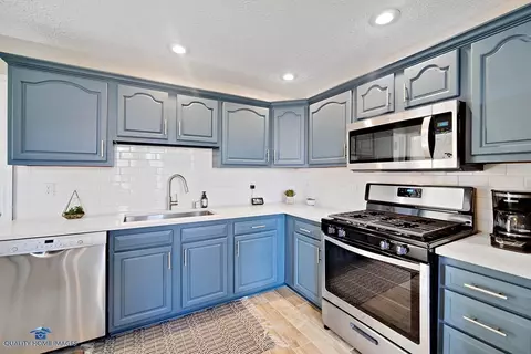 136 W Phillips Rd, Griffith, IN 46319 photo 6