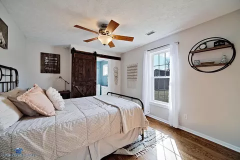 136 W Phillips Rd, Griffith, IN 46319 photo 11
