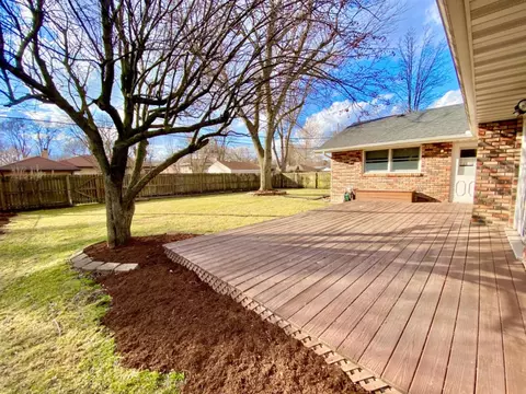8316 Parkview Ave, Munster, IN 46321 photo 2