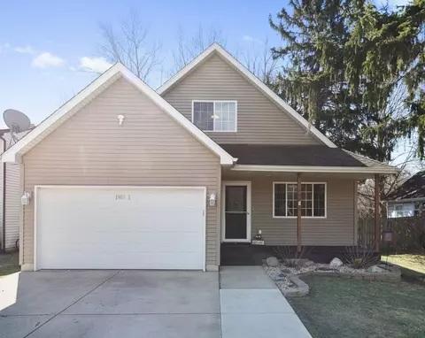 1907 W Porter Ave, Chesterton, IN 46304 photo 2