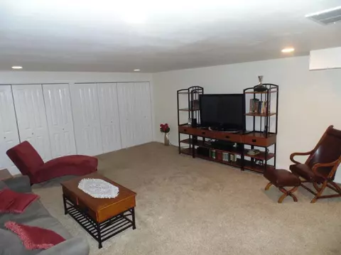 7229 Locust Ave, Gary, IN 46403 photo 29