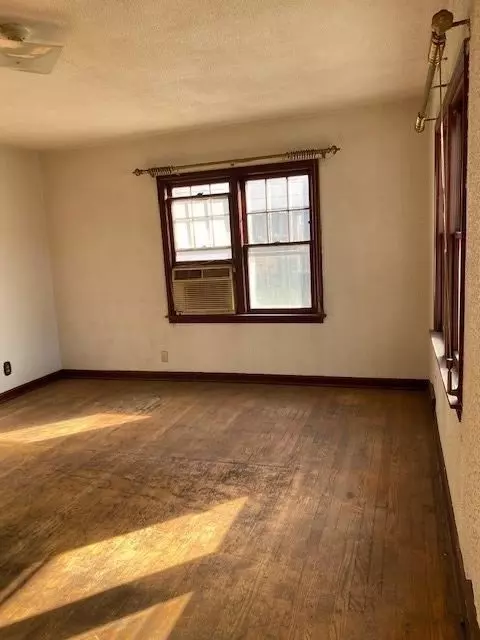 815 Hayes St, Gary, IN 46404 photo 4