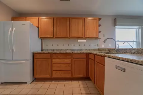 8310 Pointe Dr, Crown Point, IN 46307 photo 9