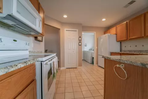 8310 Pointe Dr, Crown Point, IN 46307 photo 6