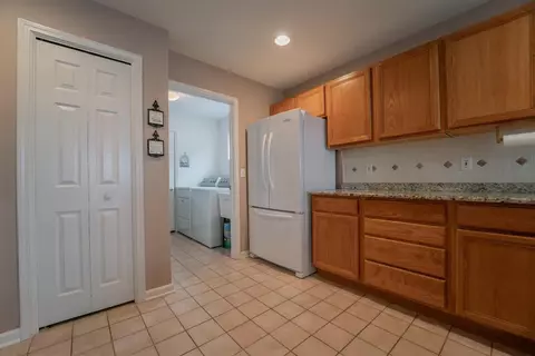 8310 Pointe Dr, Crown Point, IN 46307 photo 11