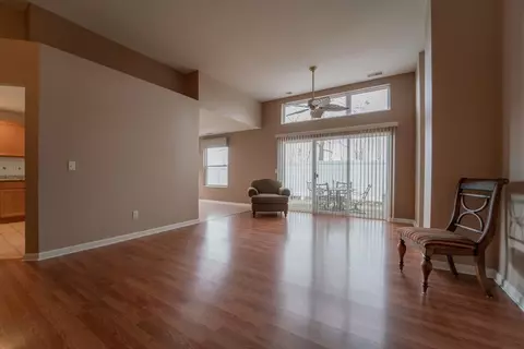 8310 Pointe Dr, Crown Point, IN 46307 photo 2
