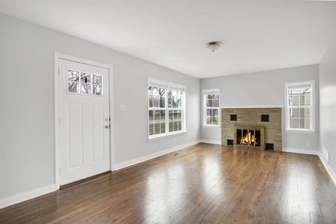 8426 Walnut Dr, Munster, IN 46321 photo 5