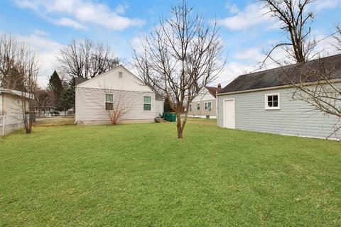 8426 Walnut Dr, Munster, IN 46321 photo 3