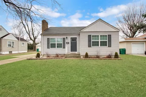 8426 Walnut Dr, Munster, IN 46321 photo 1