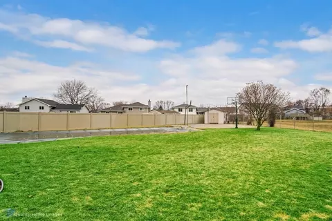 1442 Birch Ct, Griffith, IN 46319 photo 36