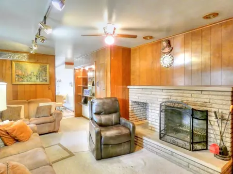 2340 W 20th Ave, Gary, IN 46404 photo 8