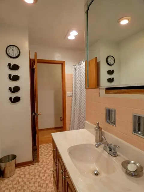 2340 W 20th Ave, Gary, IN 46404 photo 14