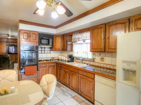 2340 W 20th Ave, Gary, IN 46404 photo 5