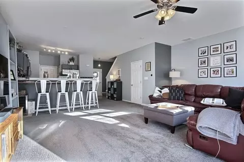 939 Flagstone Dr, Dyer, IN 46311 photo 5
