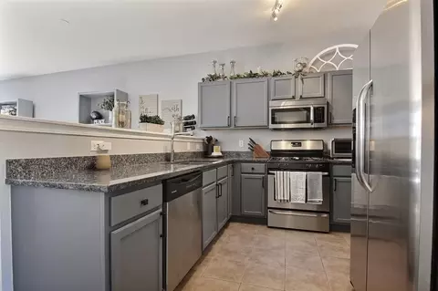 939 Flagstone Dr, Dyer, IN 46311 photo 3
