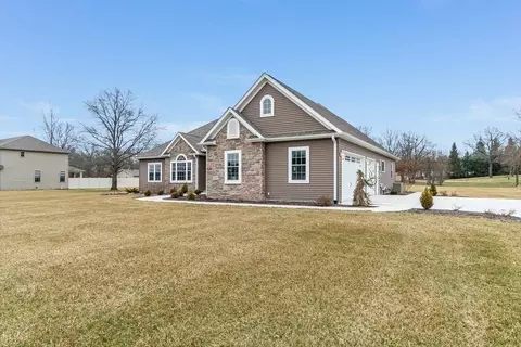 10085 Rolling Hills Dr, De Motte, IN 46310 photo 3