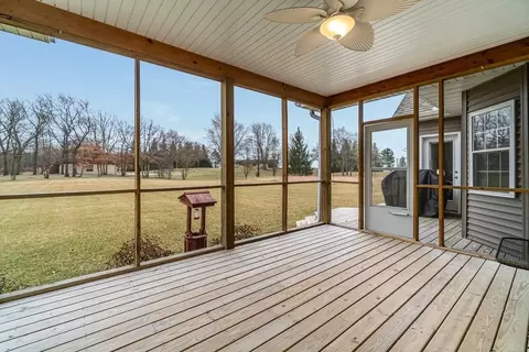 10085 Rolling Hills Dr, De Motte, IN 46310 photo 34