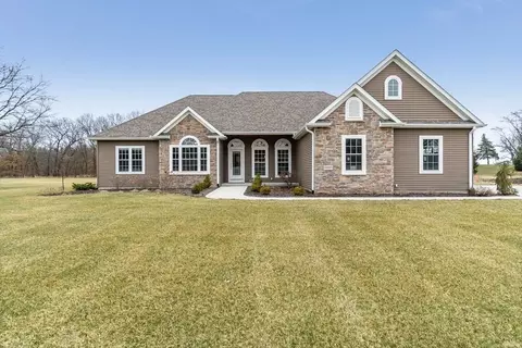 10085 Rolling Hills Dr, De Motte, IN 46310 photo 1