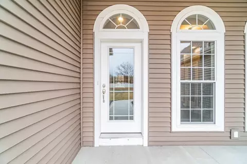 10085 Rolling Hills Dr, De Motte, IN 46310 photo 6
