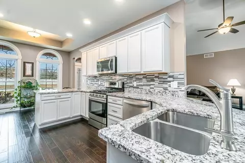 10085 Rolling Hills Dr, De Motte, IN 46310 photo 11
