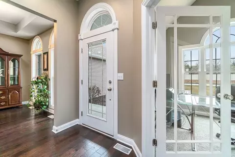 10085 Rolling Hills Dr, De Motte, IN 46310 photo 8