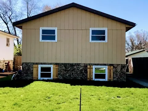 565 E Anderson St, Crown Point, IN 46307 photo 1
