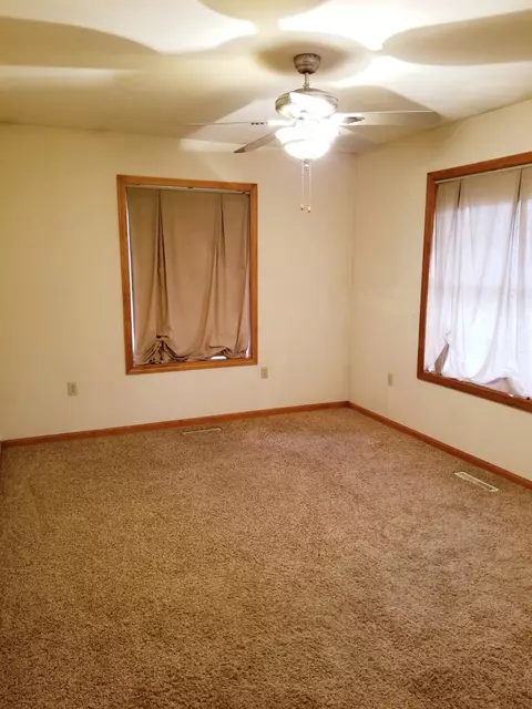 118 E Pine St, Wheatfield, IN 46392 photo 11