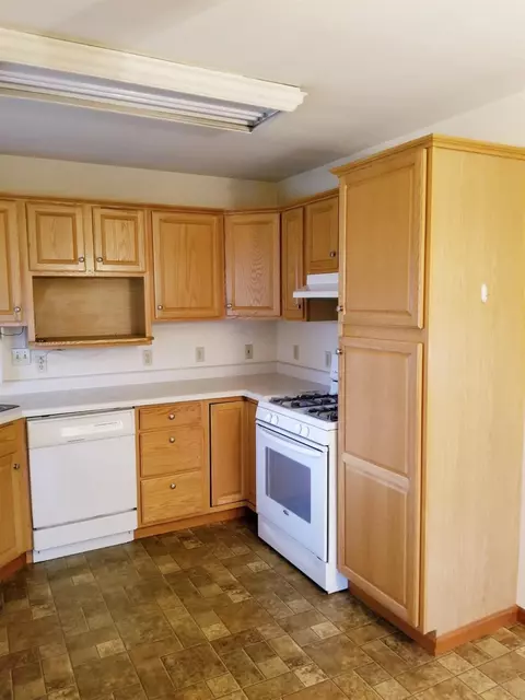 118 E Pine St, Wheatfield, IN 46392 photo 5