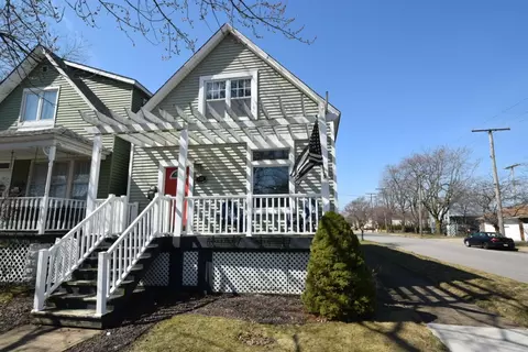 1704 Myrtle Ave, Whiting, IN 46394 photo 2