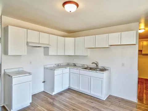 600 Allen St, Gary, IN 46403 photo 4