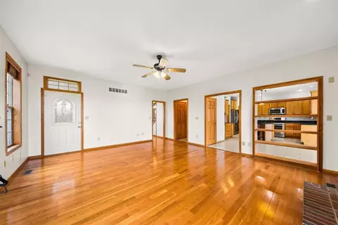 9932 New Devon St, Munster, IN 46321 photo 5
