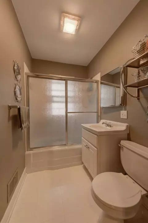 225 Beverly Pl, Munster, IN 46321 photo 7