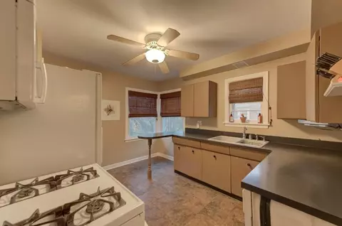 225 Beverly Pl, Munster, IN 46321 photo 8