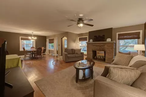 225 Beverly Pl, Munster, IN 46321 photo 4