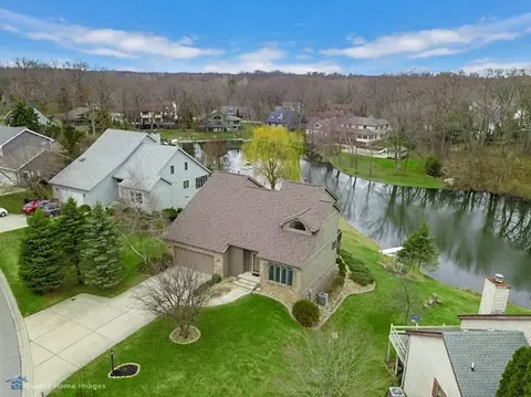 706 Brandonbury Dr, Valparaiso, IN 46383 photo 1