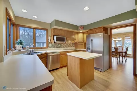 706 Brandonbury Dr, Valparaiso, IN 46383 photo 9